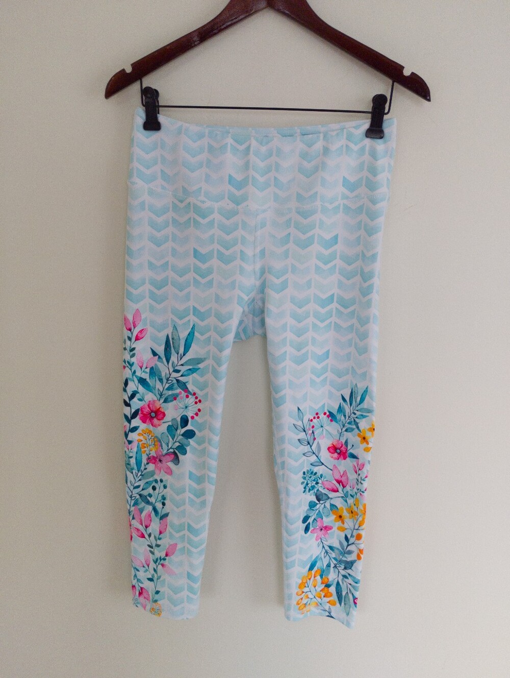 Silver Icing Floral Chevron Printed Leggings Size Large Athleisure Yoga
